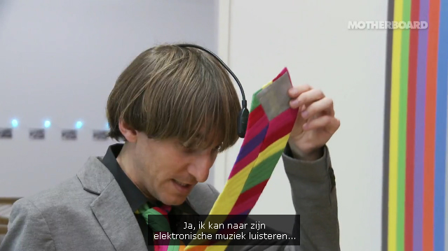 Neil Harbisson in het Stedelijk