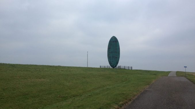 Wat is er toch aan de hand met De Tong van Lucifer op de Knardijk langs de A6?