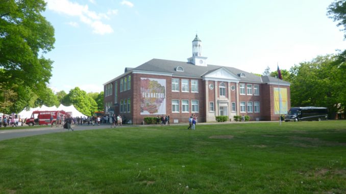 In de serie Upstate New York: deel 2 The School in Kinderhook – El Anatsui: Five Decades